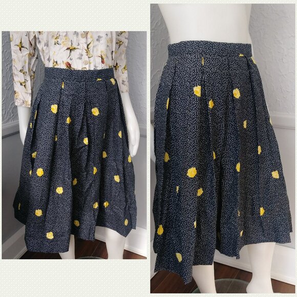 Vintage Skirt Navy Blue with Yellow Flowers - handmade, pleated, flowers - Picture 6 of 7